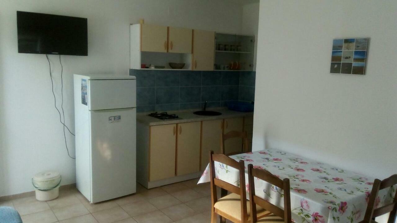 Apartments Mali Mate Tribalj Exterior foto